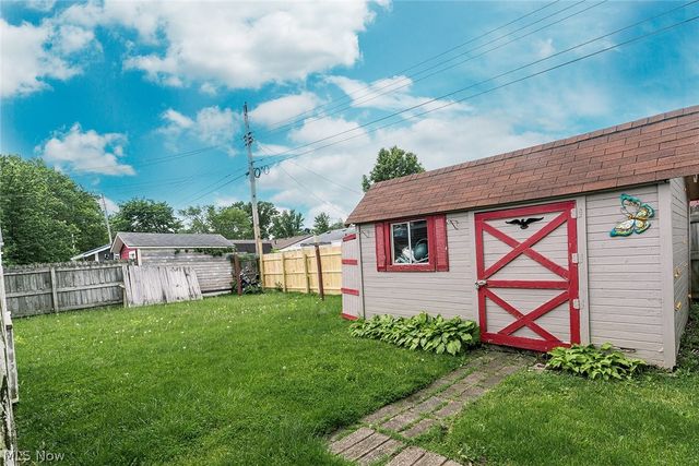 4624 Meadow Lane, South Lorain, OH 44055