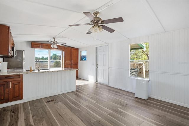 9727 LAKE DRIVE, Weeki Wachee, FL 34613