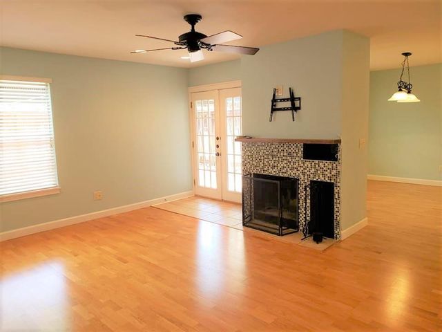 2002 Voltaire DR, Austin, TX 78752