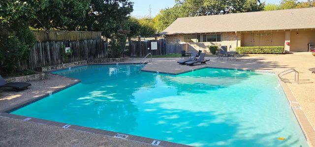 2002 Voltaire DR, Austin, TX 78752