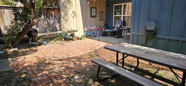 2002 Voltaire DR, Austin, TX 78752