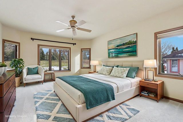 6748 S Yale DRIVE, Franklin, WI 53132