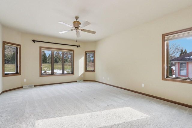 6748 S Yale DRIVE, Franklin, WI 53132
