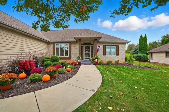 6748 S Yale DRIVE, Franklin, WI 53132