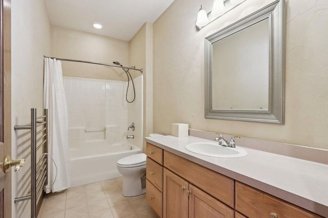 6748 S Yale DRIVE, Franklin, WI 53132