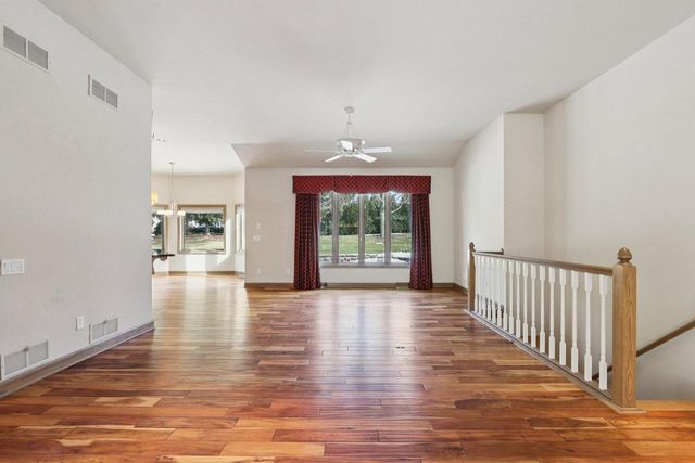 6748 S Yale DRIVE, Franklin, WI 53132