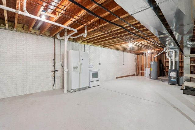 6748 S Yale DRIVE, Franklin, WI 53132