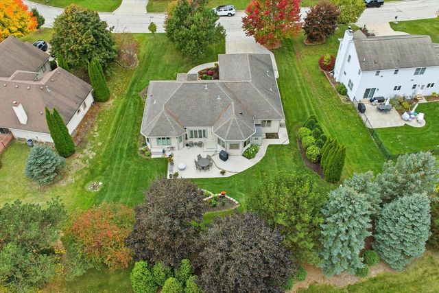 6748 S Yale DRIVE, Franklin, WI 53132