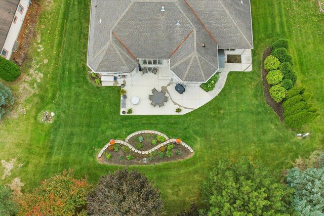 6748 S Yale DRIVE, Franklin, WI 53132