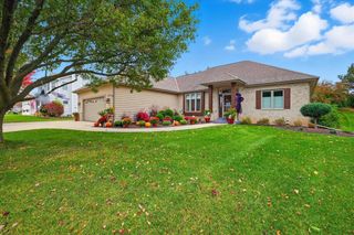 6748 S Yale DRIVE, Franklin, WI 53132