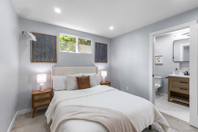 4827 Bayard St, San Diego, CA 92109