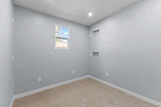 4827 Bayard St, San Diego, CA 92109