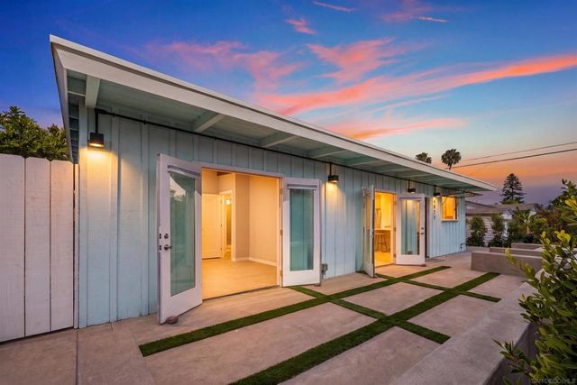 4827 Bayard St, San Diego, CA 92109