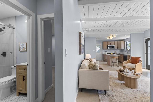 4827 Bayard St, San Diego, CA 92109