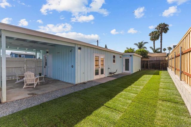 4827 Bayard St, San Diego, CA 92109