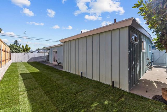 4827 Bayard St, San Diego, CA 92109