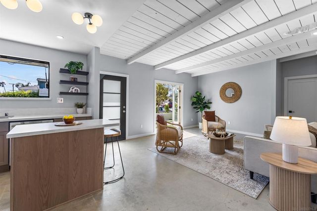 4827 Bayard St, San Diego, CA 92109