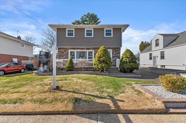 55 Harriet Avenue, Hempstead, NY 11550