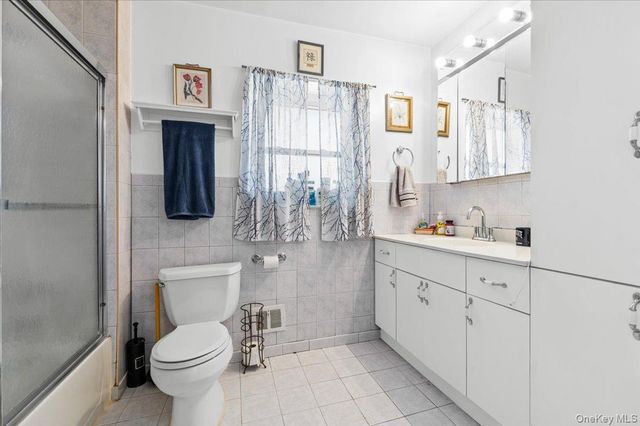 55 Harriet Avenue, Hempstead, NY 11550