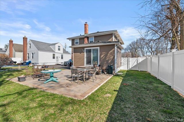 55 Harriet Avenue, Hempstead, NY 11550