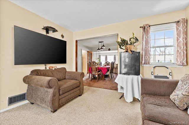 55 Harriet Avenue, Hempstead, NY 11550