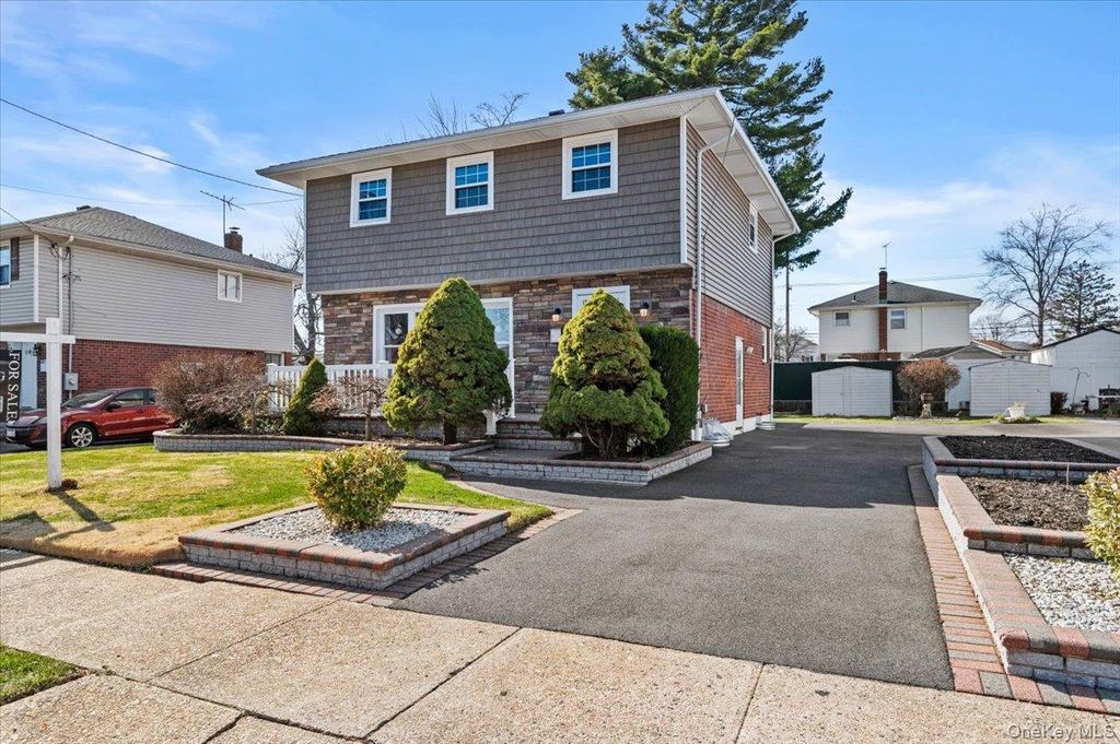 55 Harriet Avenue, Hempstead, NY 11550