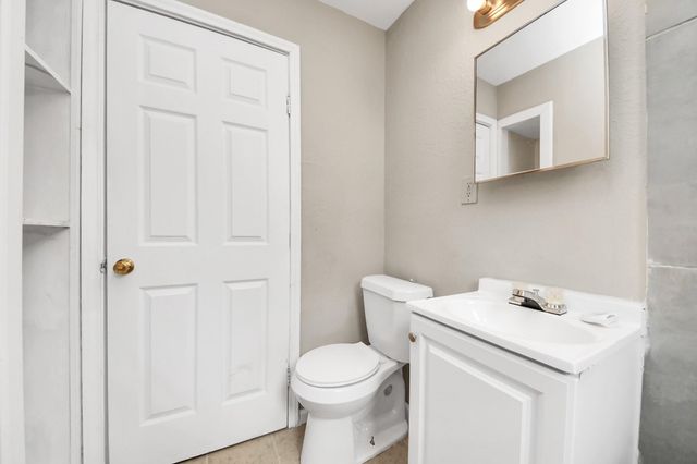 3914 Hoffman St Street C, Houston, TX 77026