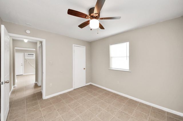 3914 Hoffman St Street C, Houston, TX 77026