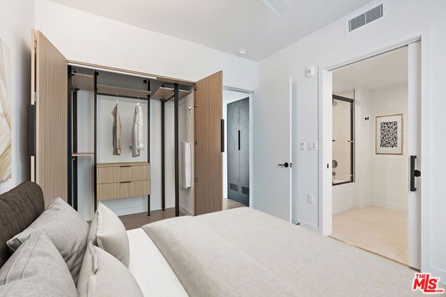 3667 Keystone Avenue 433, Los Angeles, CA 90034