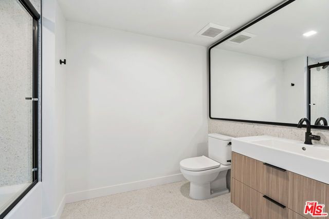 3667 Keystone Avenue 433, Los Angeles, CA 90034