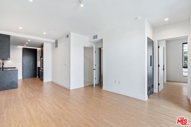 3667 Keystone Avenue 433, Los Angeles, CA 90034