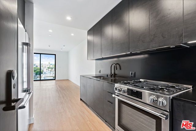 3667 Keystone Avenue 433, Los Angeles, CA 90034