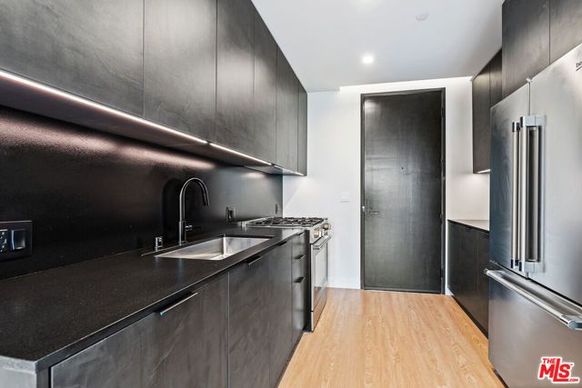 3667 Keystone Avenue 433, Los Angeles, CA 90034