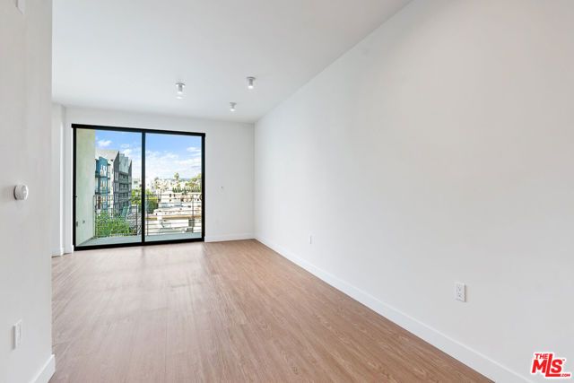 3667 Keystone Avenue 433, Los Angeles, CA 90034