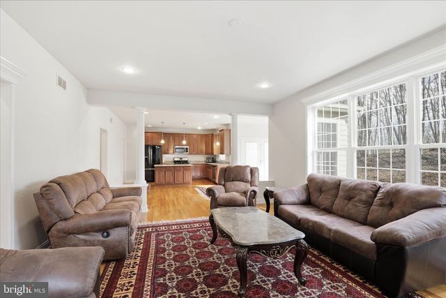 204 IRON VALLEY DR, Lebanon, PA 17042