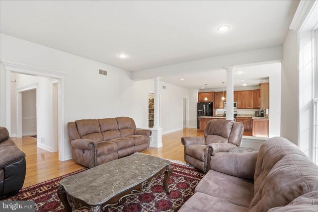 204 IRON VALLEY DR, Lebanon, PA 17042