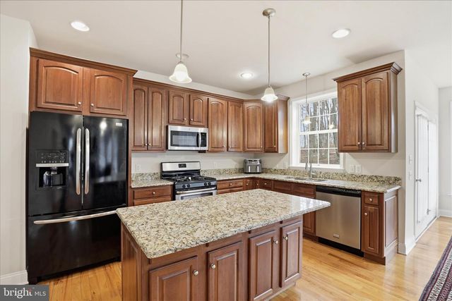 204 IRON VALLEY DR, Lebanon, PA 17042