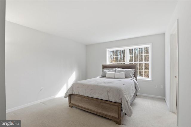 204 IRON VALLEY DR, Lebanon, PA 17042