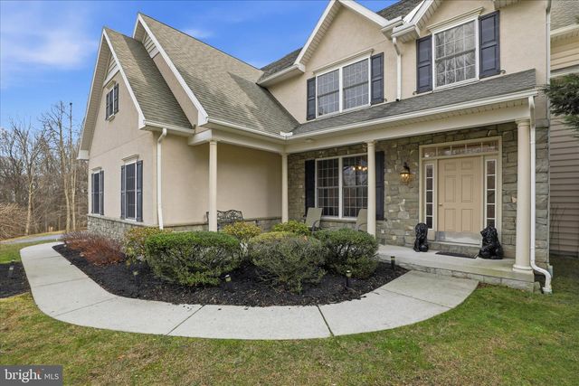 204 IRON VALLEY DR, Lebanon, PA 17042