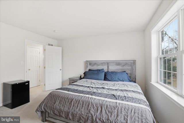 204 IRON VALLEY DR, Lebanon, PA 17042