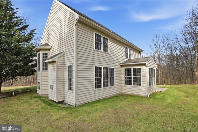 204 IRON VALLEY DR, Lebanon, PA 17042