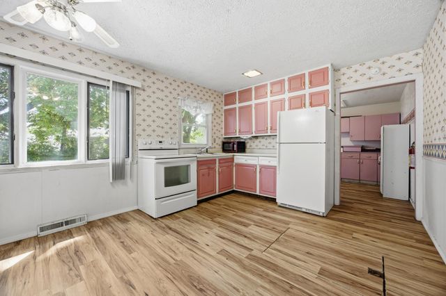 708 19th Street N, Moorhead, MN 56560