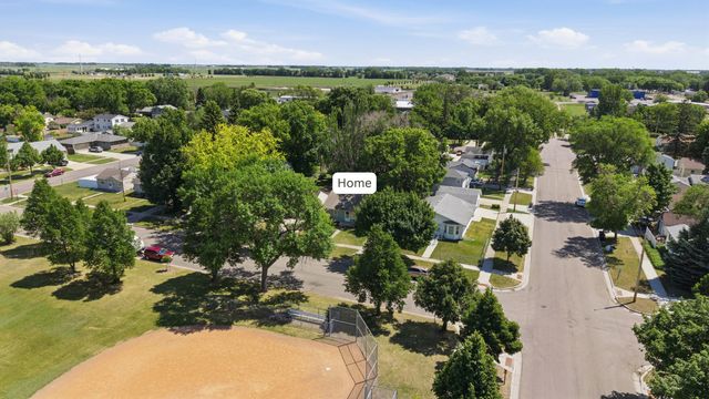 708 19th Street N, Moorhead, MN 56560