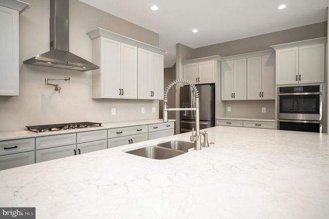 SUNSET LOOP, Mineral, VA 23117