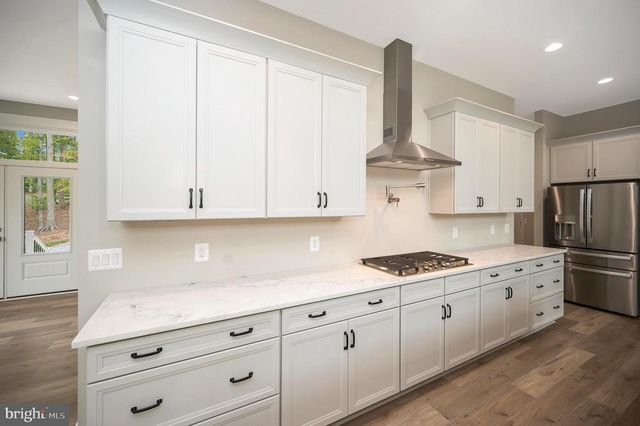 SUNSET LOOP, Mineral, VA 23117