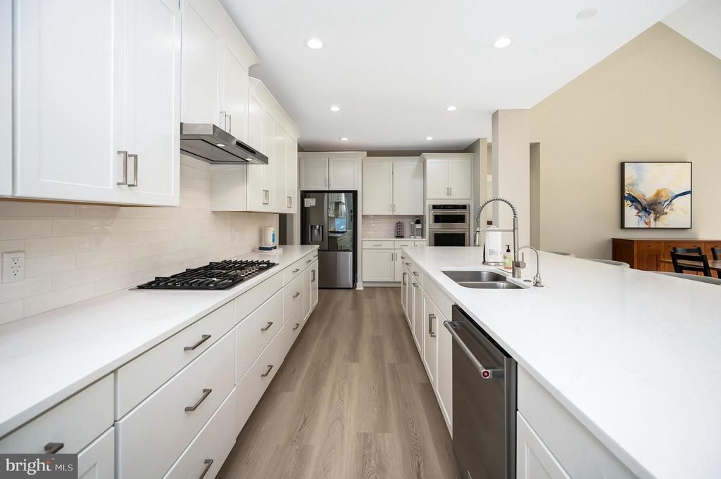 SUNSET LOOP, Mineral, VA 23117