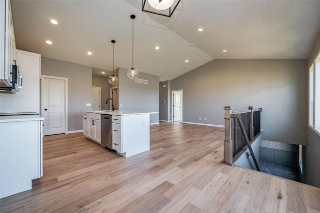 8821 Zeppelin Avenue NE, Cedar Rapids, IA 52402