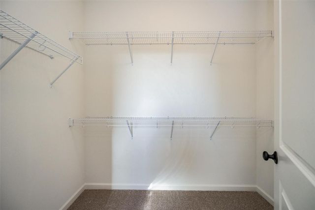 8821 Zeppelin Avenue NE, Cedar Rapids, IA 52402