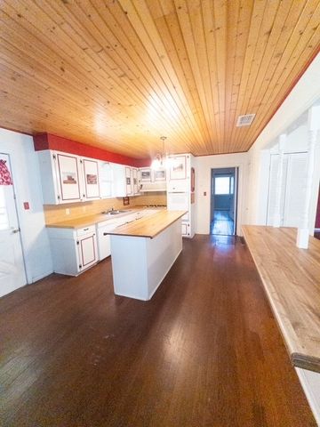 613 Laurel Road, Athens, TX 75751