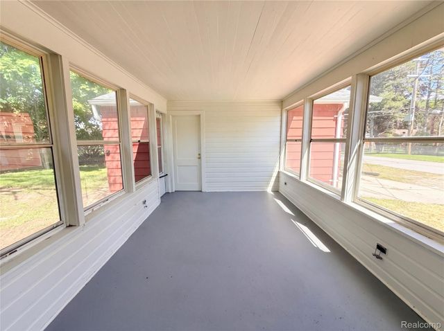 17604 Wakenden, Redford Charter Township, MI 48240